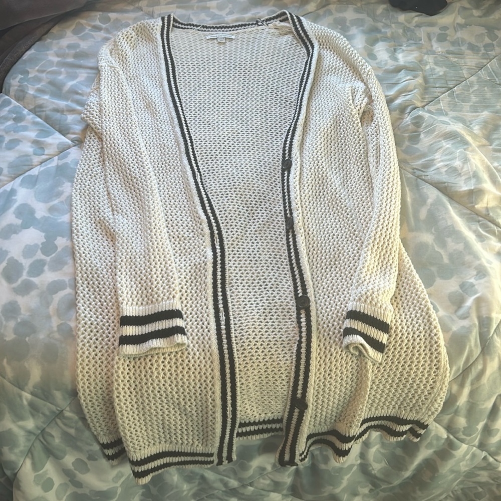 Cream cardigan knit with buttons